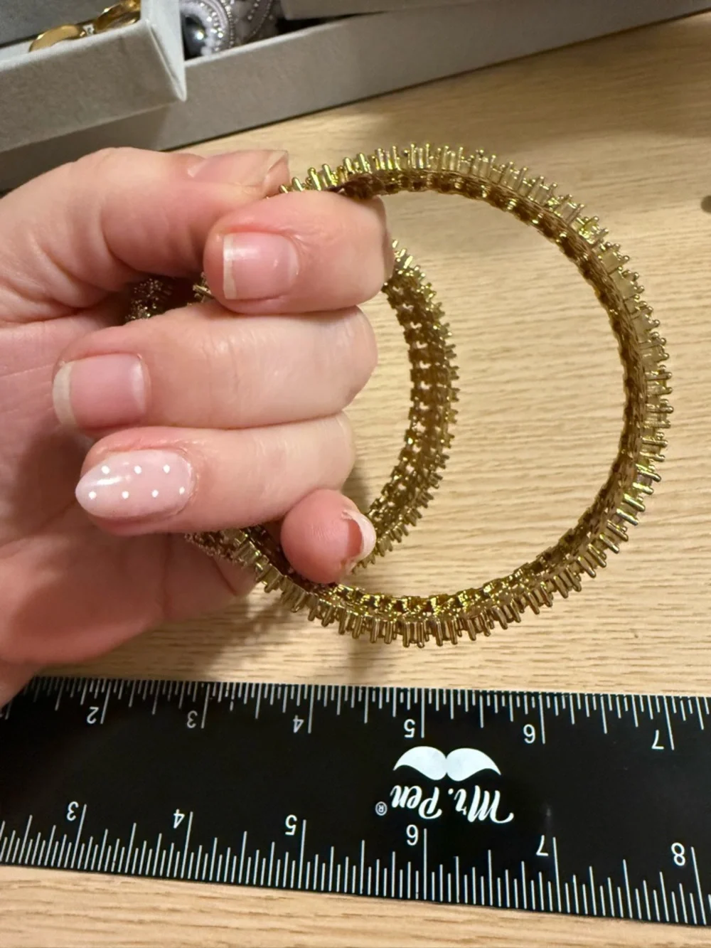 N/A elegant gold